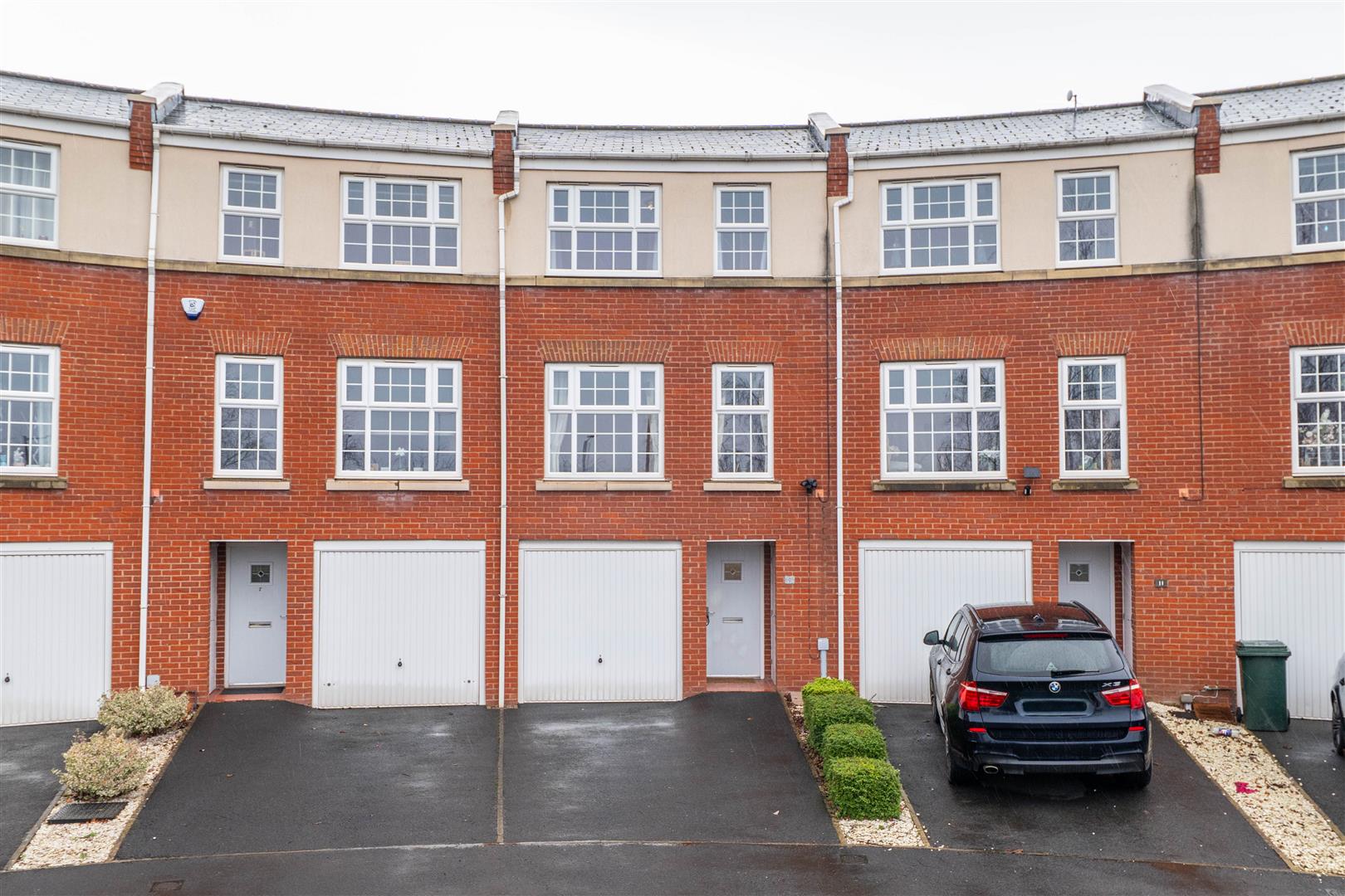 4 bed property in Bishopton Crescent, Chorley